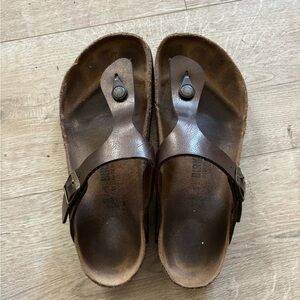 Birkenstock Gizeh Women’s Sandals. Size 9.